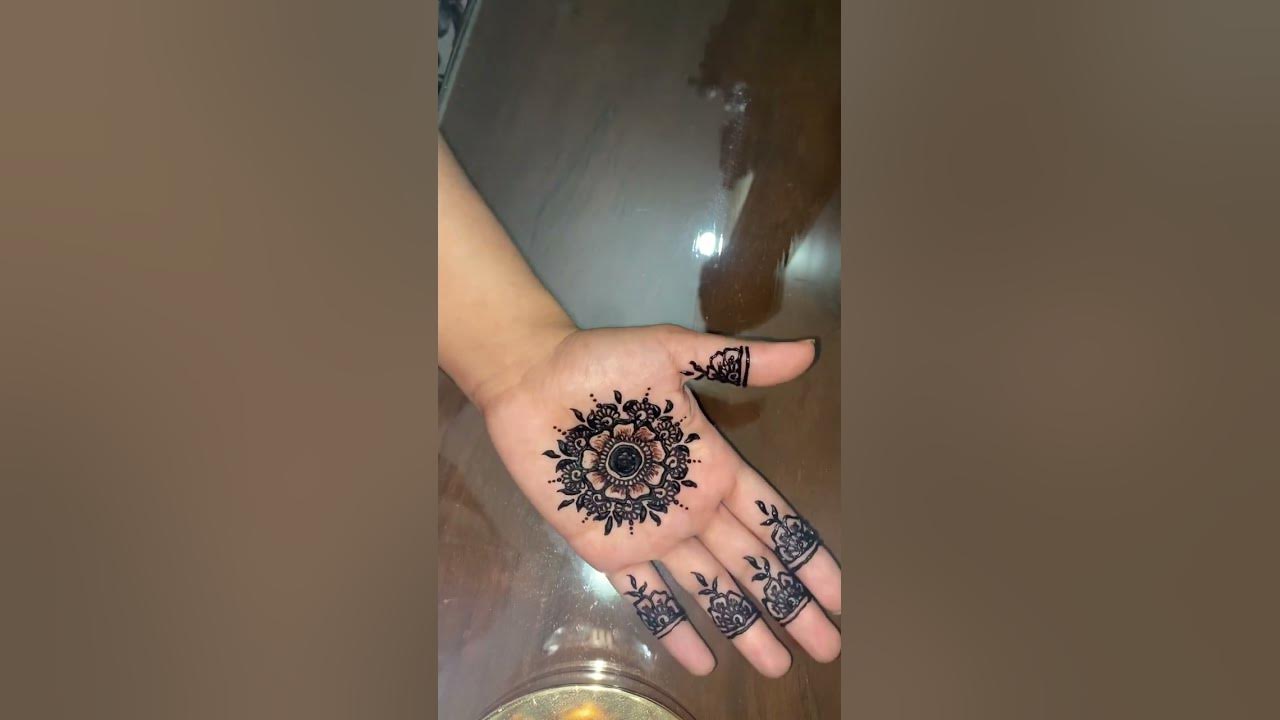 Easy traditional henna tikka design| mehndi tikiya design| simple henna ...