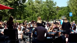 Bleached - Love Spells (live at Parc de la Ciutadella, Barcelona, Primavera Sound 2012)