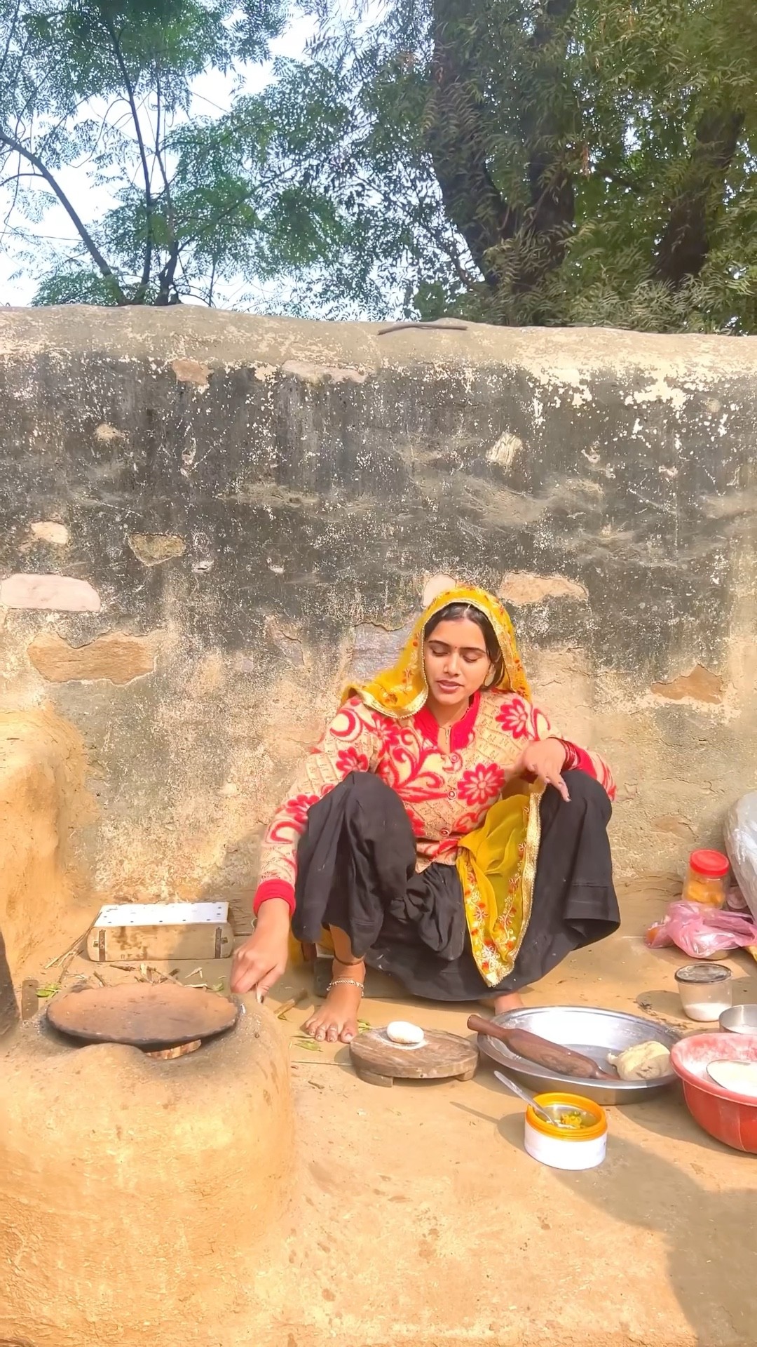 खाना बन गया है किस २ को खाना है ?#shorts #meenu #trending #ytshorts