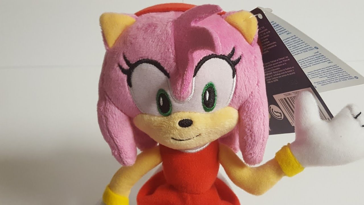 TOMY Sonic the Hedgehog Collector's Series 8" Modern Amy Rose Plu...