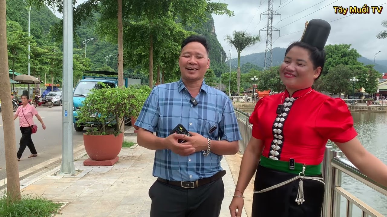 Chủ kênh gặp được em gái hát hay 