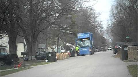 Allied Waste Mack LEU Mcneilus - Curotto Can II FEL