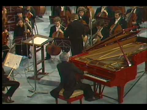 Yakov Flier plays Liszt Piano Concerto no. 2 in A Major (Part 2/3).