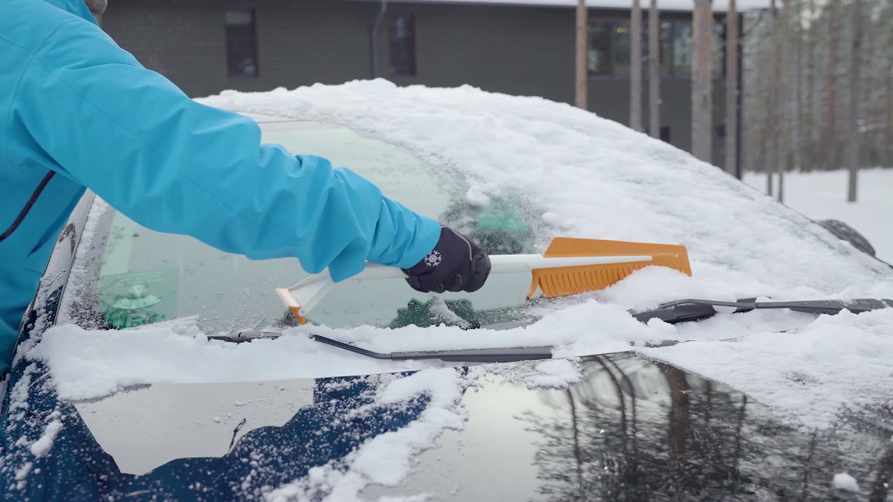 Fiskars Brosse et Grattoir à Neige Snowxpert Eiskratzer/Schneebesen :  Snowleader