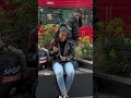 Giving Strangers Roses 源 Giving Strangers Roses 源