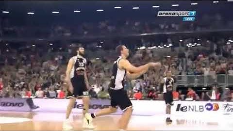 [MOMENTI ZA PAMĆENJE] Dušan Kecman - legendarna trojka za pobedu Parizana protiv Cibone