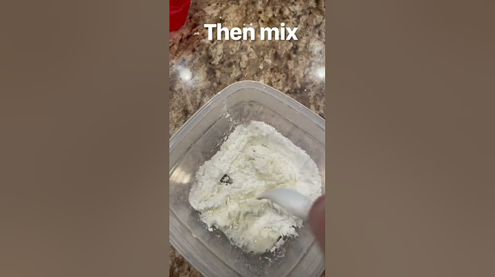 How to make a quick and easy bath bomb with things you most likely have in your house ￼