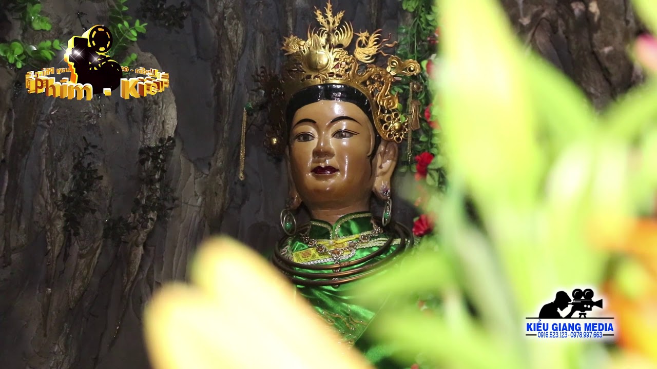 Đền Chúa Nguyệt Hồ/Toàn Cảnh Đền Chúa Nguyệt Hồ Đẹp Nhất 2020