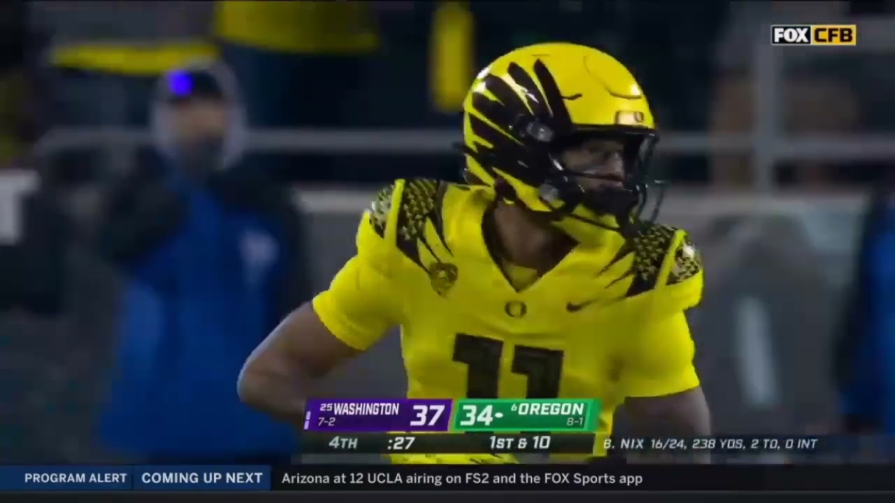 The last time Washington and Oregon faced off we had a CRAZY game with 7  lead changes 😳🍿 Will this time around top it?