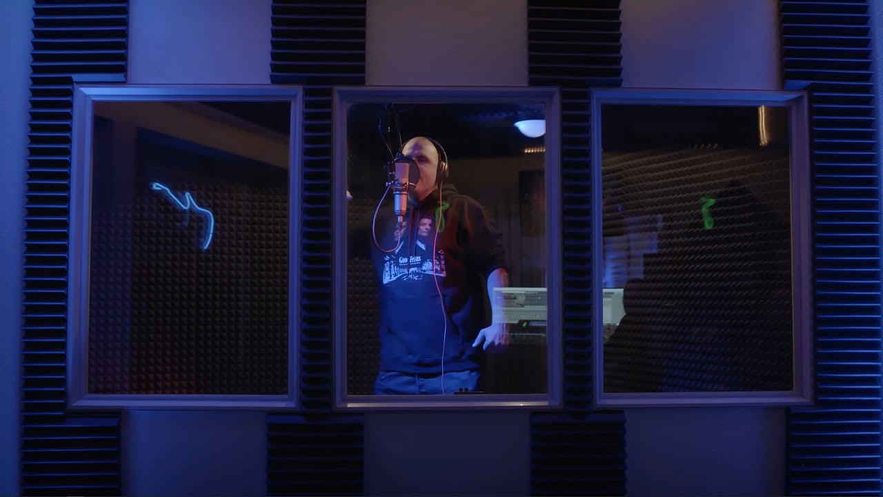 WILDCARD feat. The Real Dead Poet "The Gallows" OFFICIAL VIDEO adlı videoyu YouTube'da izle WILDCARD feat. The Real Dead Poet "The Gallows" OFFICIAL VIDEO adlı videoyu YouTube'da izle