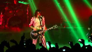 THE DARKNESS - Christmas Time (Don't Let The Bells End) [Hammersmith. Nov 2011]