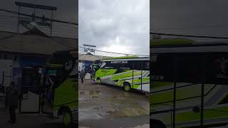 PEMAIN MADURA UNITED TURUN DARI BUS - PERSIK KEDIRI VS LASKAR SAPE KERRAB