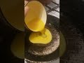 яйцо похоже на блины и не забудьте соль добавить я забыла😅