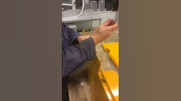 Glue failure in an elevator trailing edge