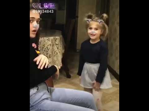 رقصة الام وبنتها ولا اروع نالت اعجاب الكثير 