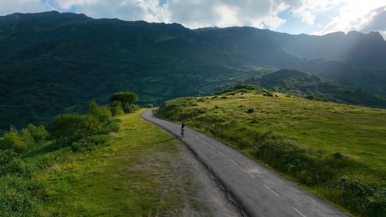 Cicloturismo en la Montaña Central de Asturias: Puertos de Leyenda