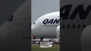 CLOSE UP A380 Departure