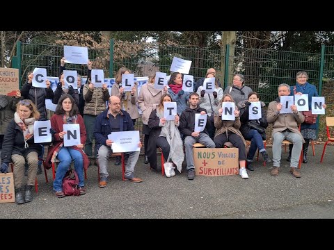 Les professeurs du collège de la Côte Blanche manifestent à Lillebonne