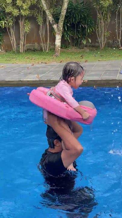 LEXIE DI JAHILIN AYAH BERENANG SAMA KAYA LEIKA DULU WAKTU KECIL