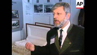 RUSSIA: MOSCOW: RICH RUSSIANS COMPETE FOR MOST EXCLUSIVE COFFINS