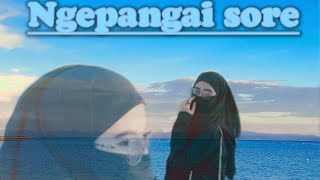 MAIN DI PANTAI BERSMA BIRUNYA AIR LAUT DAN LANGIT