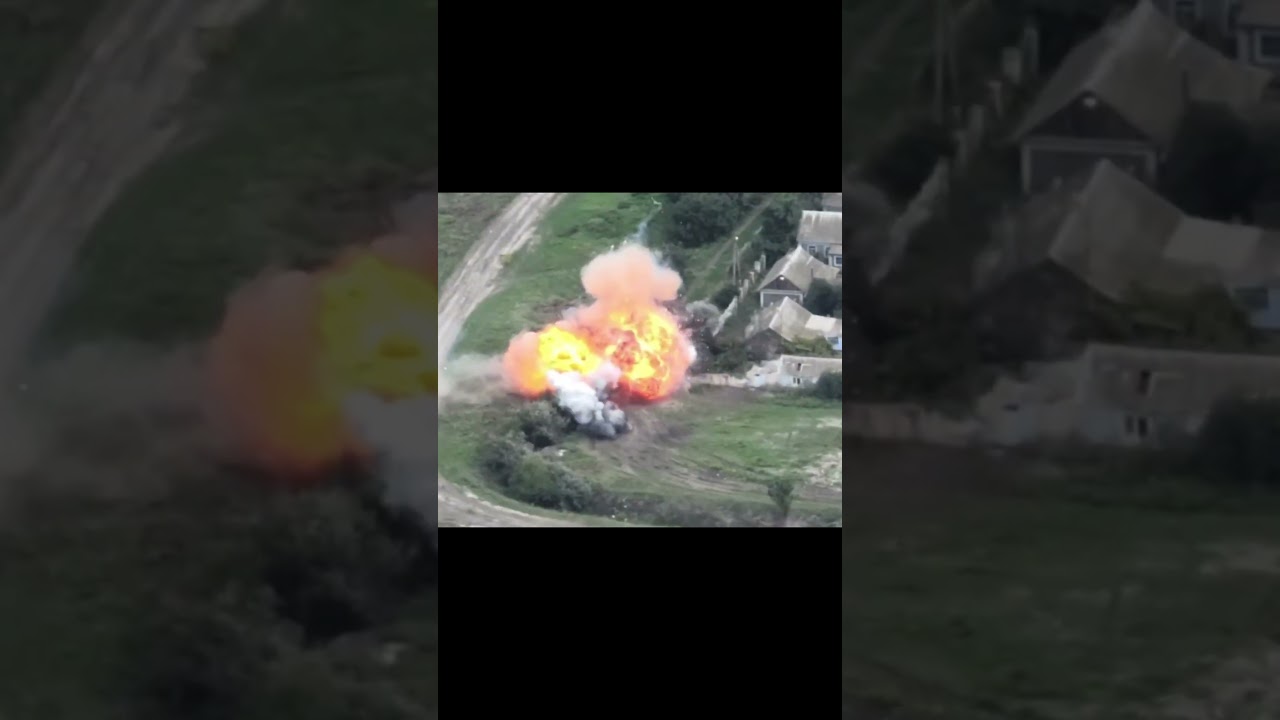 Komandan Tank Terbang dan nyangkut diatap Bangunan 