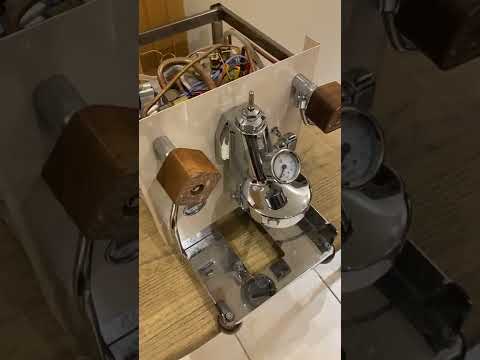 طريقة تنظيف مكينة الاسبريسو الاحترافية وازالة الأملاح ديسكيل باك فلش