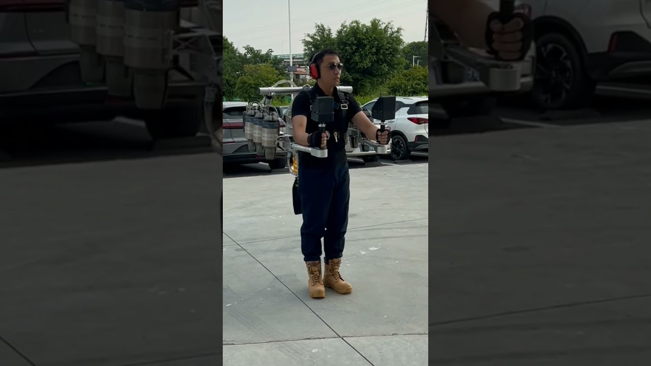 flying jetpack it's really amazed 