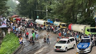 Download Lagu AREA NERAKA MENGGILA !!! Ratusan Para Sopir Melihat Langsung Betapa Jahatnya Tikungan Sitinjau Lauik MP3 Download Lagu AREA NERAKA MENGGILA !!! Ratusan Para Sopir Melihat Langsung Betapa Jahatnya Tikungan Sitinjau Lauik MP3