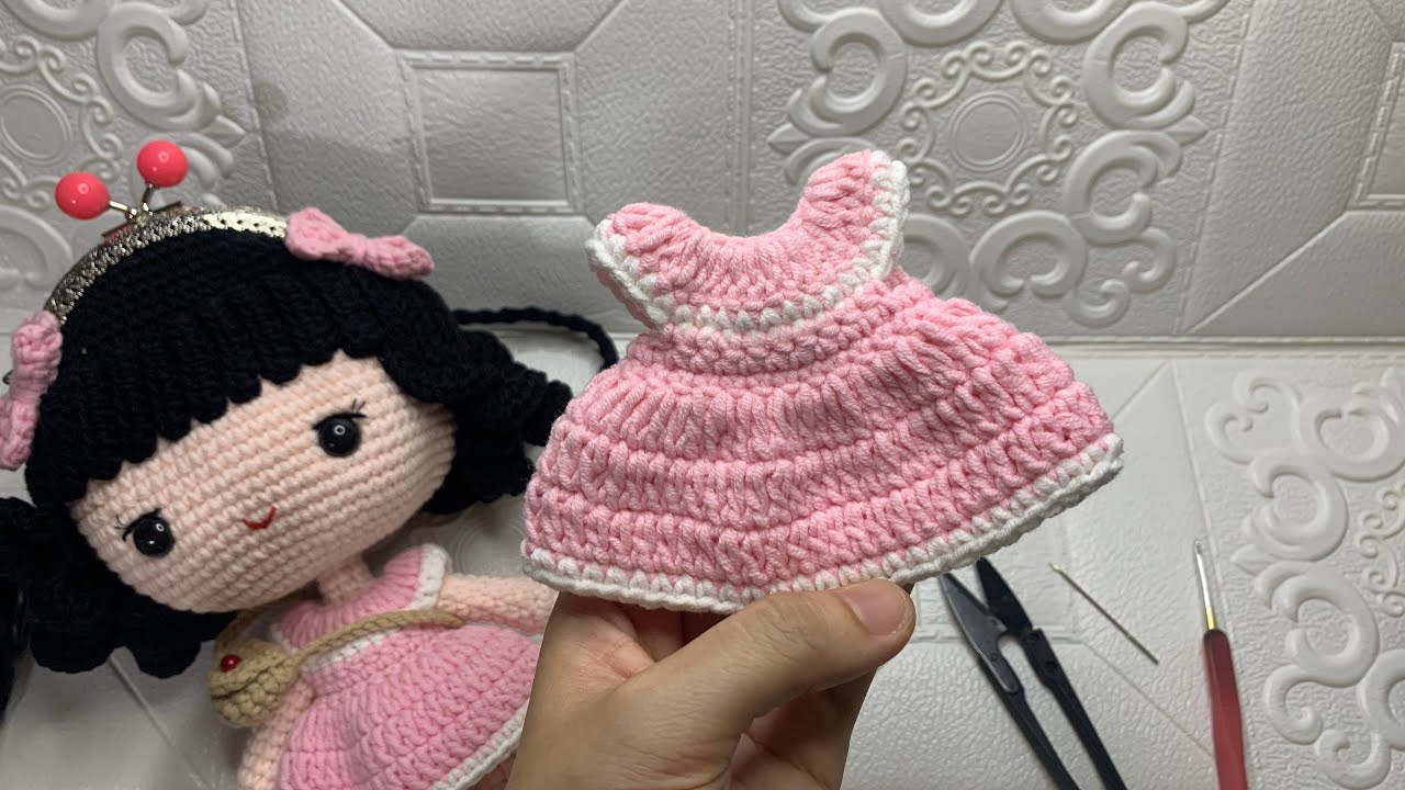 Móc váy cho túi búp bê - phần cổ