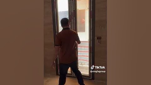 Cửa nhôm xingfa kết hợp với rèm trong kính