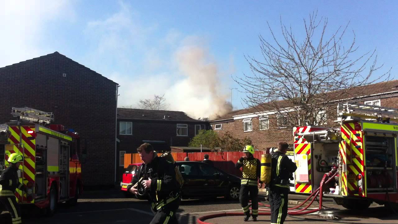 House fire in chippenham 2 - YouTube