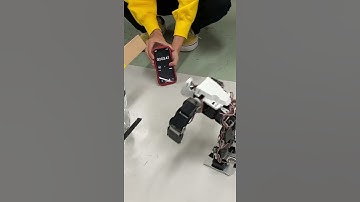 前転キックを決める二足歩行ロボット【biped robot】 ROBO-ONEオンライン大会練習VSTONEロボビーX #roboone #shorts #robotics