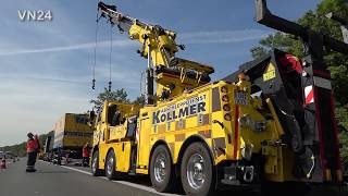 18.05.2020  VN24  Kollmer Rotator crane 'the beast' has to work overhead during motorway salvage