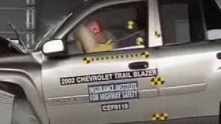 Crash Test 2002 - 2004 GMC Envoy , Chevrolet Trailblazer , Olsmobile Bravada (Frontal Offset) IIHS