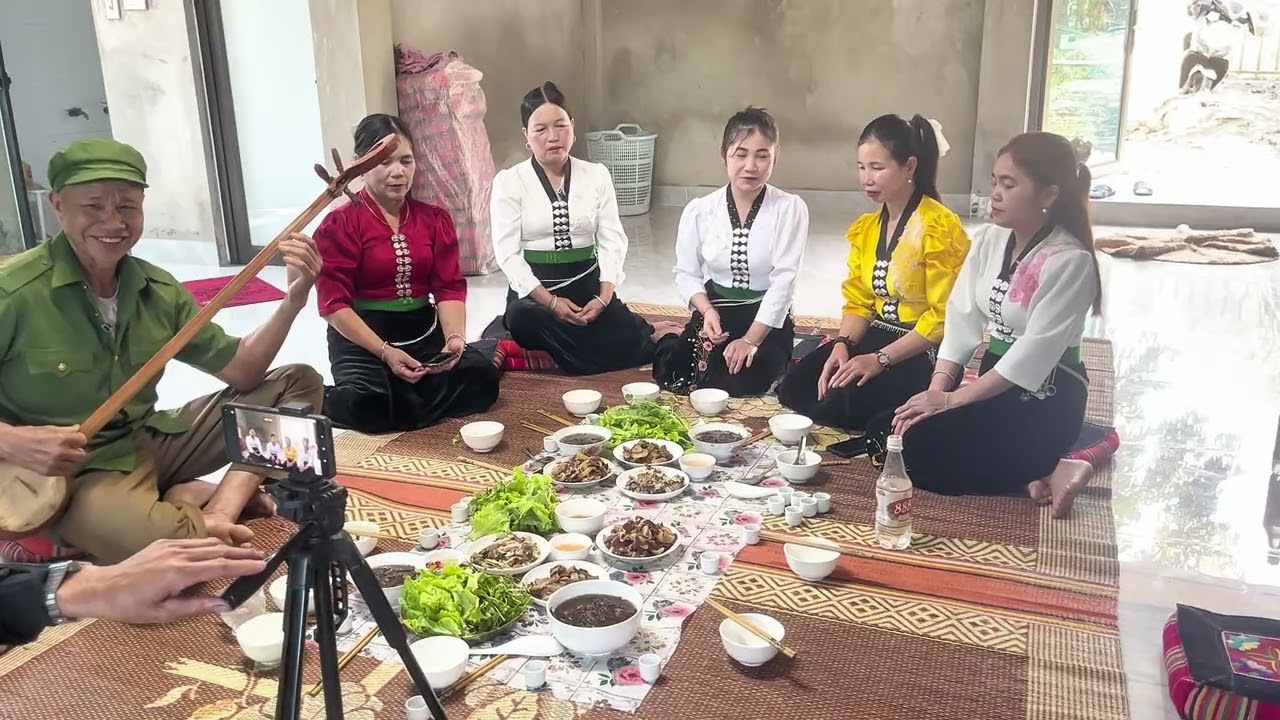 VÀNG LỢI ĐẾN XUỐNG THĂM EM KIẾM  BẢN LƯỚT 