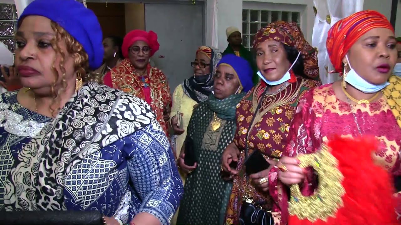 Oukoumbi Nakibe & Leila