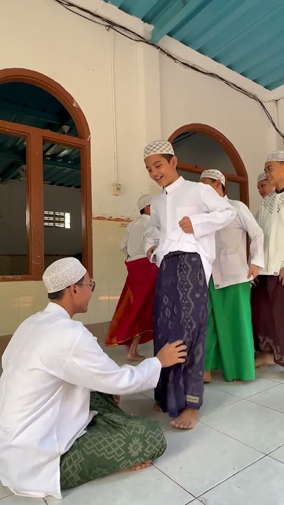 Santri senior spill dong cara make sarung biar kuat? #santri #pondokpesantren #albahjah #buyayahya