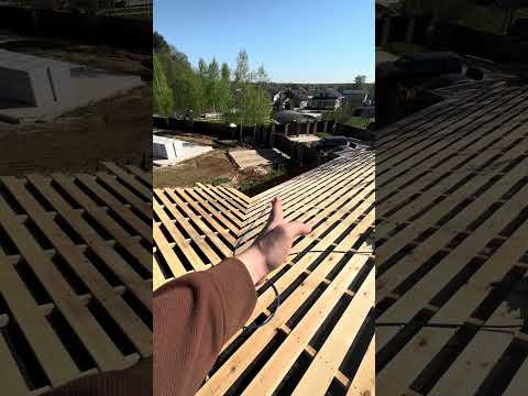 Обрешетка под фальц на яндовах идет сплошная #дом #стройка #стаслагеда #каркасныйдом #каркасныедома