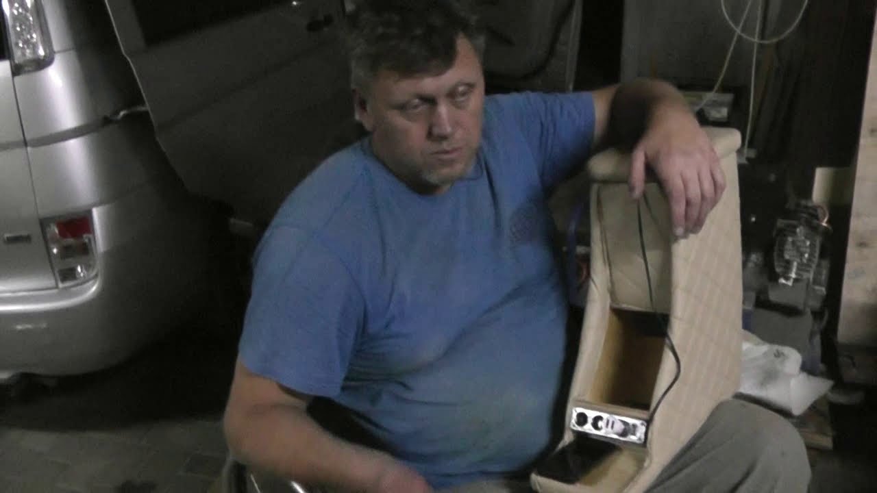 Восстановление подлокотника автомобиля