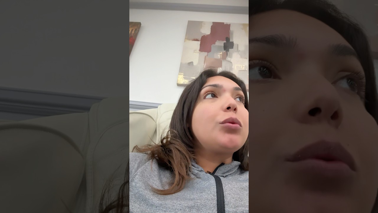 BUBBLE GUM ASMR | chewing and blowing bubble while pedicure 