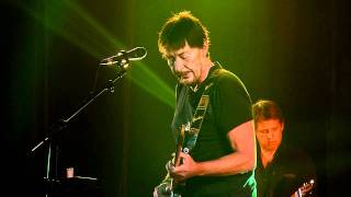 Chris Rea - Looking For The Summer (Live in Moscow, Crocus City Hall, 09.02.2012) chords