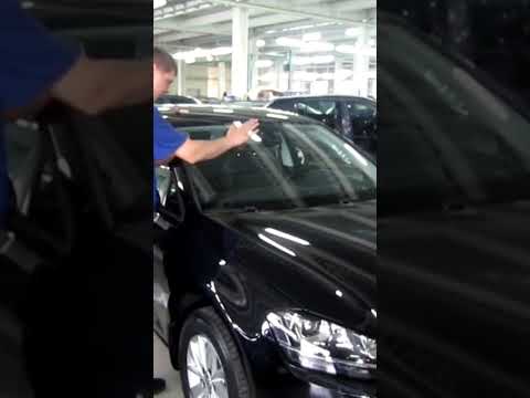 Лучшие моменты Volkswagen Golf 7: поломка стекла из-за царапины! Для страховой компании #сорта #шорт