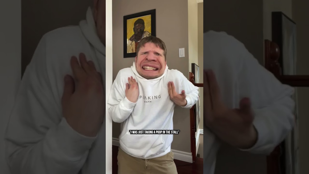 Маленького мальчика застукали за тем, что он какает в школе 