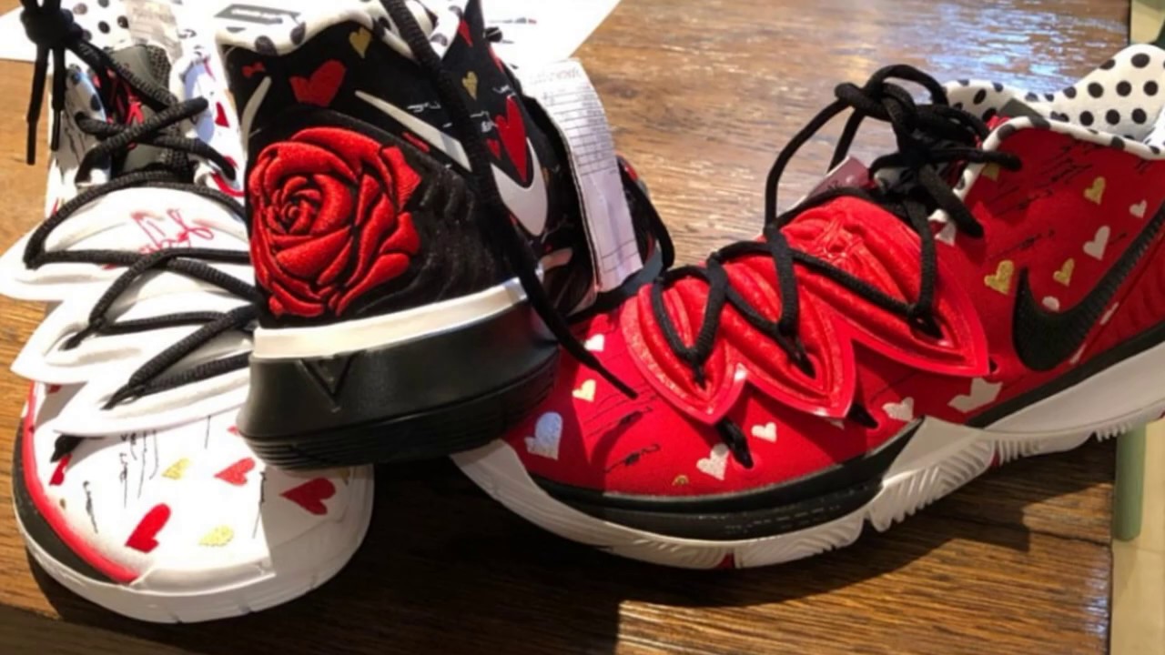 kyrie 5 mom