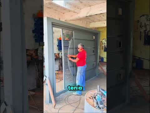 ¡Así creó una puerta corrediza usando materiales reciclados! ♻️👷🏻‍♂️