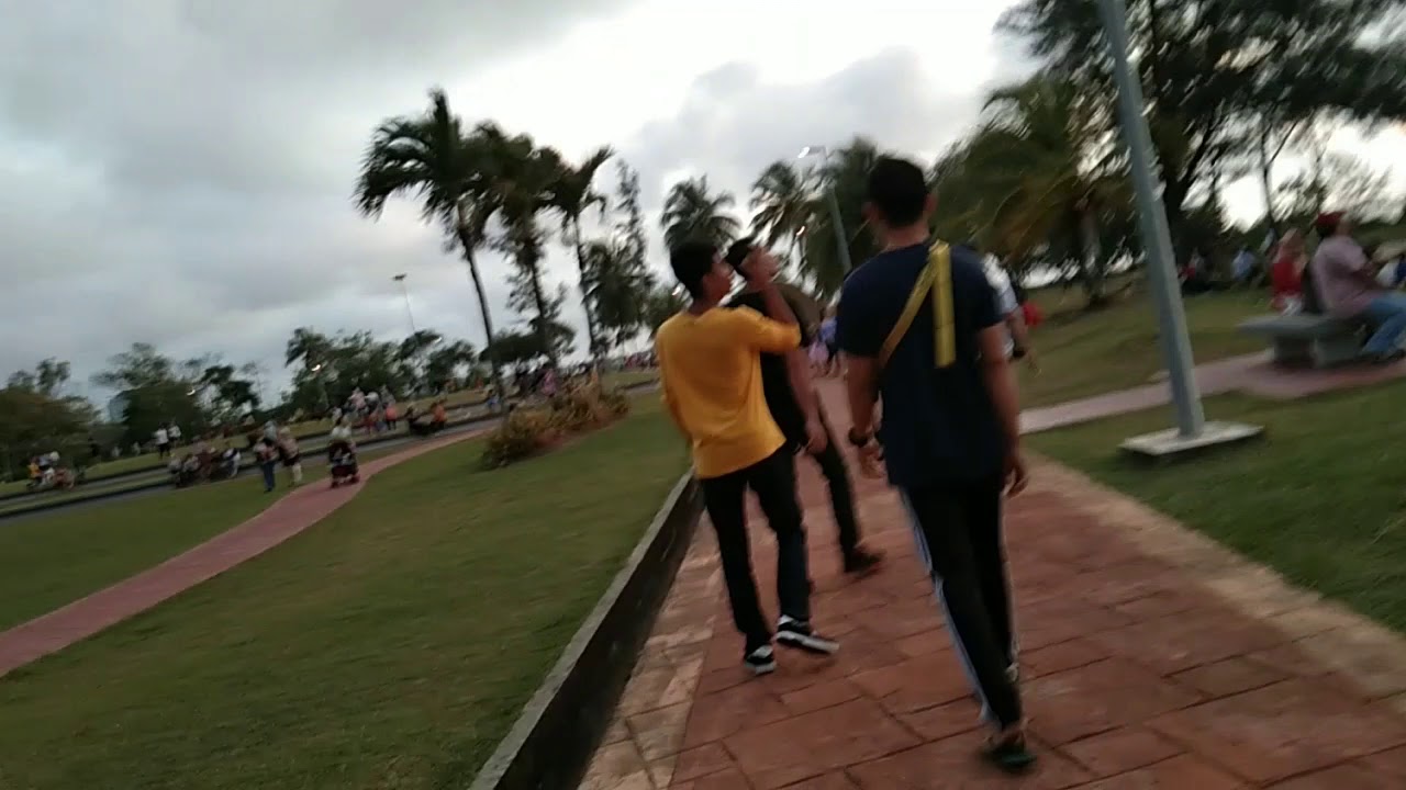pantai tanjung batu bintulu - YouTube