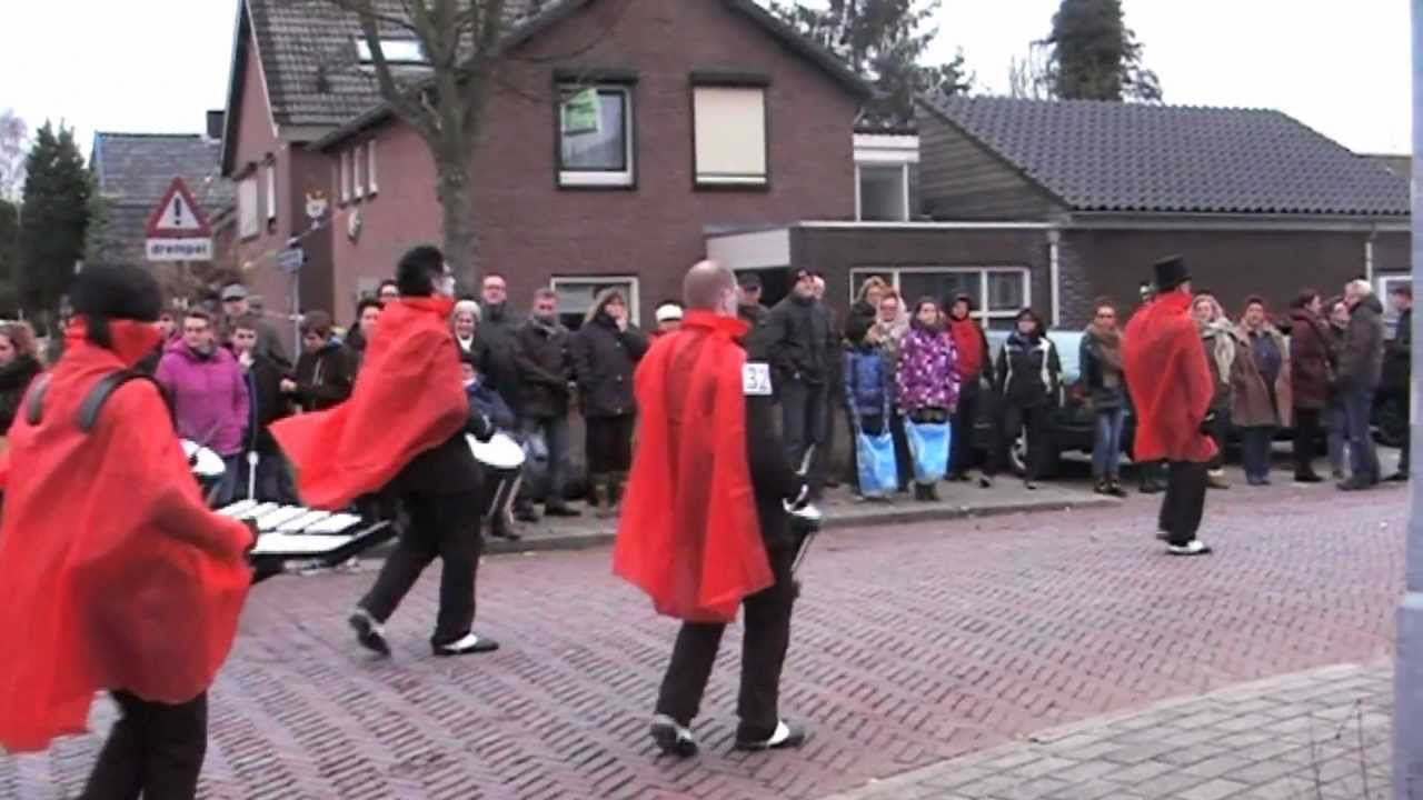 Drumband Heelsum tijdens Carnavals Westervoort 2013