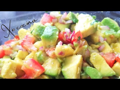 Video: Cómo Hacer Una Ensalada De Aguacate De Verano Fácil