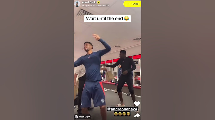 Amad Diallo and Andre Onana vibing in the Man United locker room🕺 (via coloelpopo/SC)